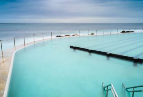 Fiberglass Pools - Luxury Resort In Front Of Ocean